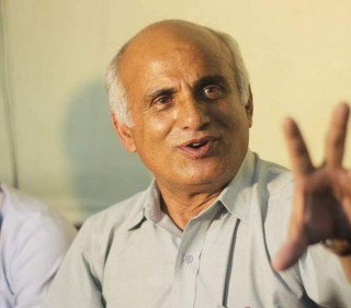 स्वास्थ्य राज्यमन्त्री श्रेष्ठलाई पदमुक्त नगरे अनसन बस्ने डाक्टर केसीको चेतावनी