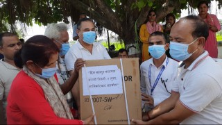 लम्कीचुहा अस्पताललाई ३ थान अक्सिजन कन्सन्ट्रेटर हस्तान्तरण ।