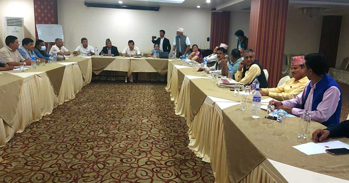 क्रियाशील विवाद टुंग्याएर भदौभित्र महाधिवेशन गर्न पौडेल पक्षका जिल्ला सभापतिहरूको सुझाव ।