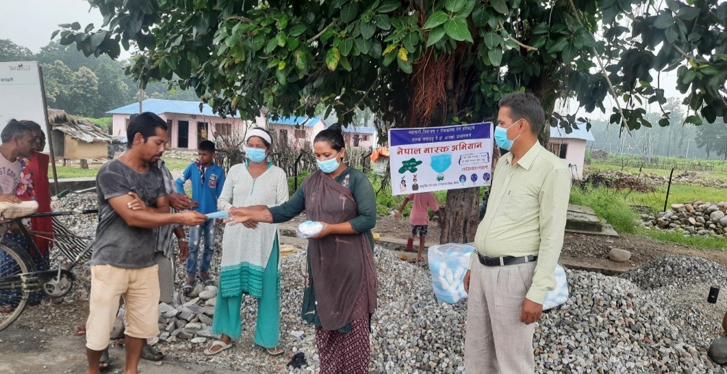 प्राकृतिक स्रोत द्वन्द्व रुपान्तरण नेपालद्वारा मास्क अभियान तथा वितरण  ।