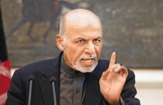 अफगानिस्तानका राष्ट्रपती घानी र उपराष्ट्रपति सलेहले देश छाडे ।