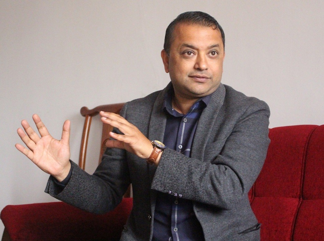 दल विभाजन सम्बन्धी अध्यादेश ल्याउनु गलत भएको युवा नेता गगन थापाको भनाइ