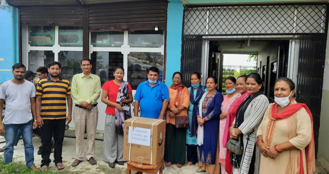 पिपुल्स सामुदायिक अस्पताललाई १ थान अक्सिजन कन्सन्ट्रेटर हस्तान्तरण