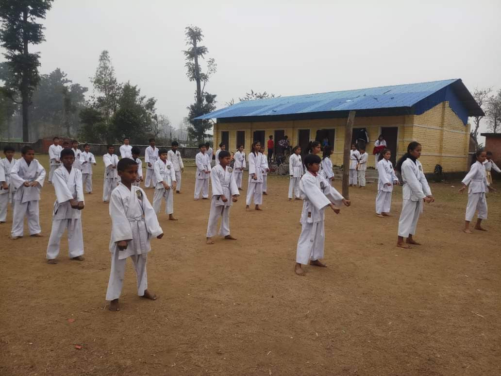 ७५  जना खेलाडीहरू बेल्टेस अप ग्रेडिङ्ग