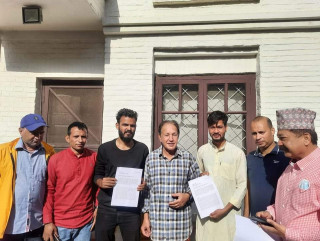 नेपाल चीनको सम्बन्धलाई लिएर परराष्ट्रमन्त्री खड्का समक्ष ज्ञापनपत्र बुझाए