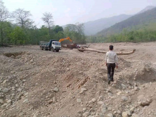 मोहन्याल गाउँपालिकाका अध्यक्ष उपाध्यायद्वारा वडा नं ७ को गोरङ्गे खोलाको अनुगमन