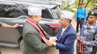 मुख्यमन्त्री शाह डडेल्धुरामा / प्रमुख जिल्ला अधिकारीले गरे स्वागत