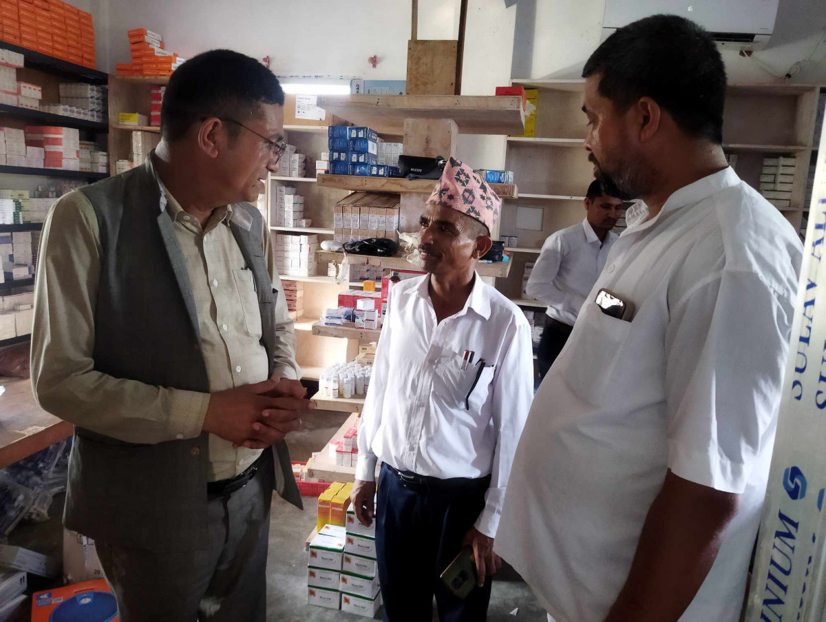 सांसद रावलले गरे लम्कीचुहा अस्पतालको अनुगमन