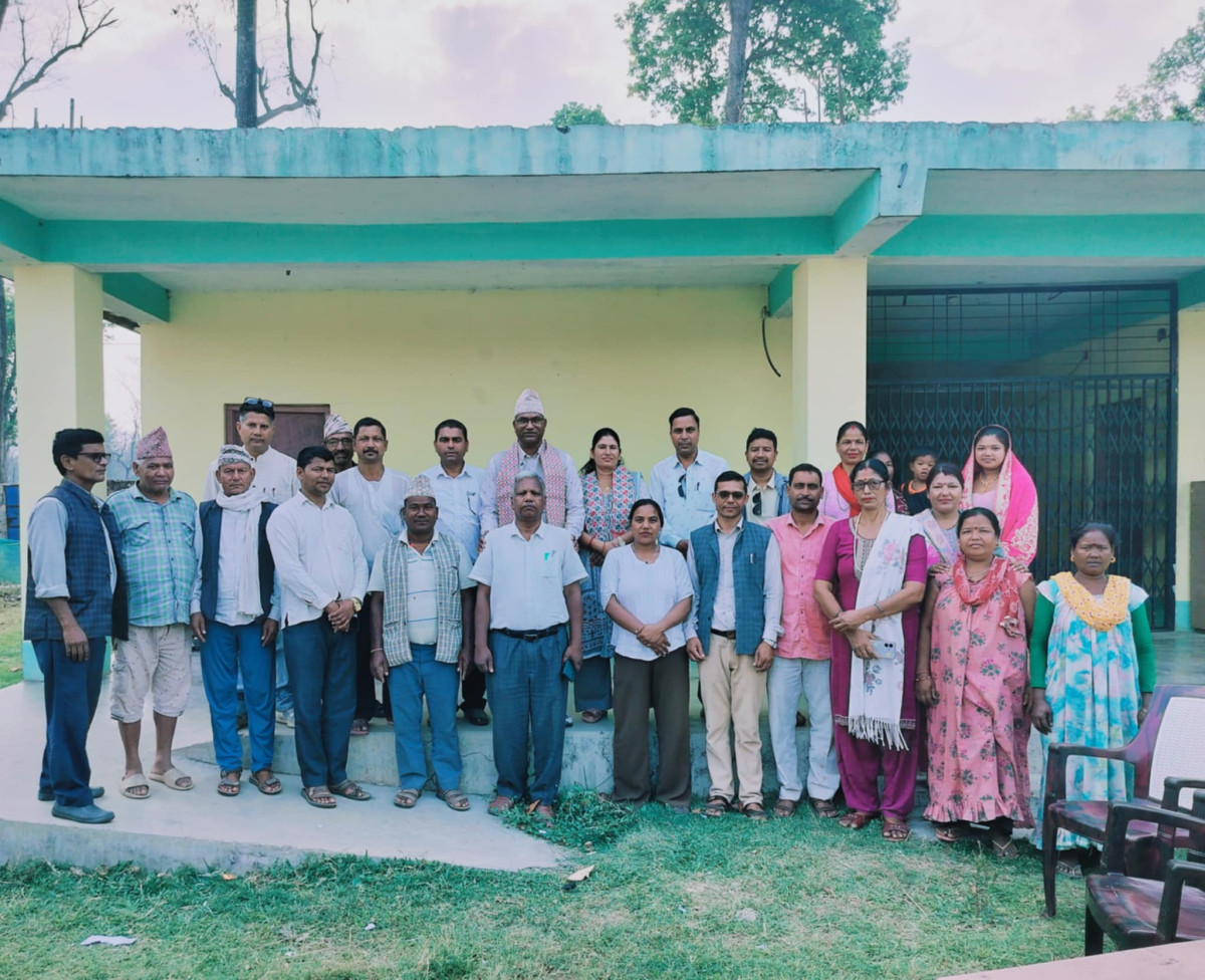 जन्मोत्सवको अवसरमा शहिद स्मृति माविलाई शैक्षिक सामाग्री हस्तान्तरण