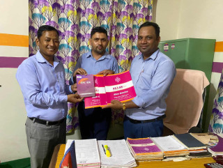 जन्मदिनको अवसरमा एसियन लाइफ इन्स्योरेन्समा बीमा उपहार